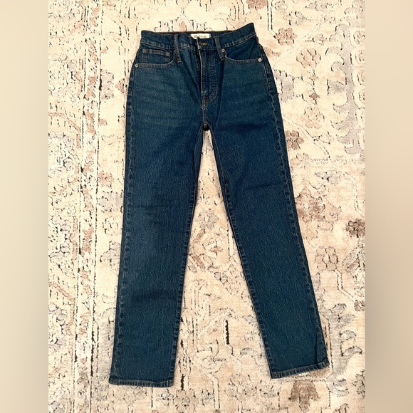 The Perfect Vintage Jean in Haight Wash - Picture 3 of 9